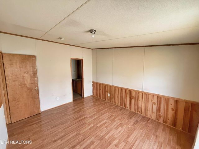 712 E Fir St, Lafollette, TN 37766