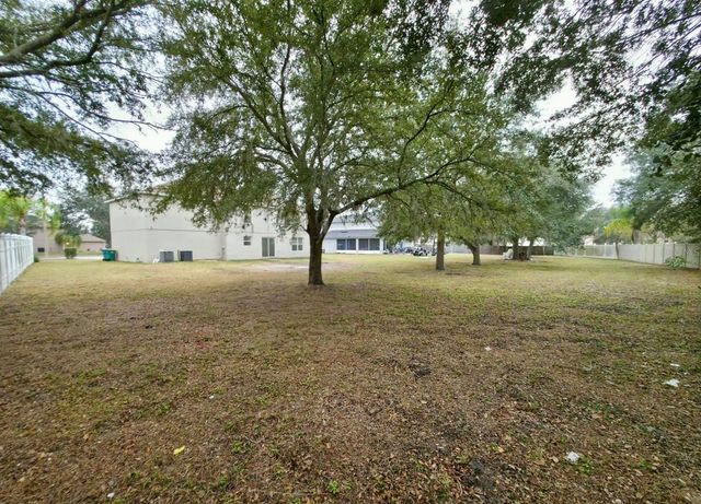 1637 MYRTLE LAKE AVENUE, Fruitland Park, FL 34731