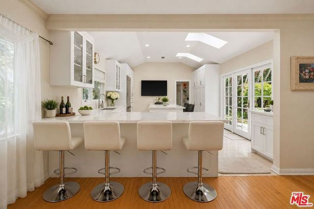 1902 Coldwater Canyon Drive, Beverly Hills, CA 90210