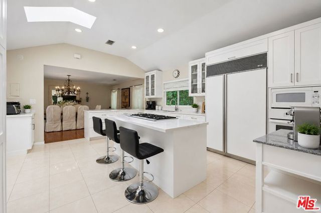 1902 Coldwater Canyon Drive, Beverly Hills, CA 90210
