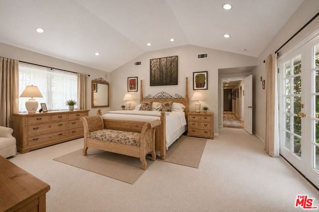 1902 Coldwater Canyon Drive, Beverly Hills, CA 90210