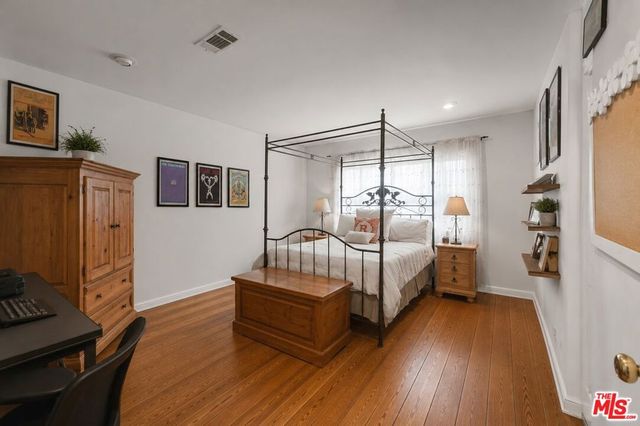 1902 Coldwater Canyon Drive, Beverly Hills, CA 90210