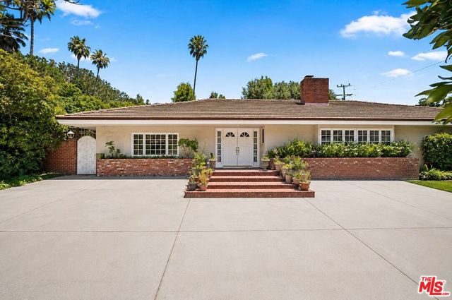1902 Coldwater Canyon Drive, Beverly Hills, CA 90210