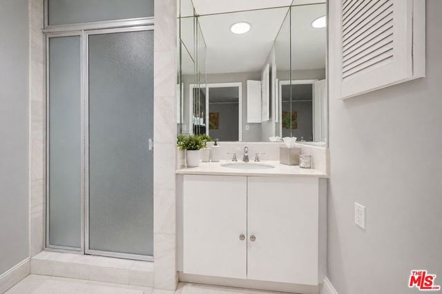 1902 Coldwater Canyon Drive, Beverly Hills, CA 90210