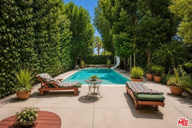 1902 Coldwater Canyon Drive, Beverly Hills, CA 90210