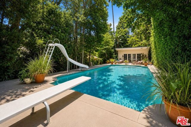 1902 Coldwater Canyon Drive, Beverly Hills, CA 90210