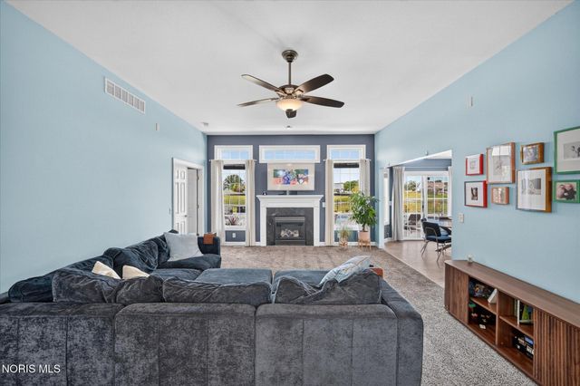 1609 Grand Bay Drive, Oregon, OH 43616