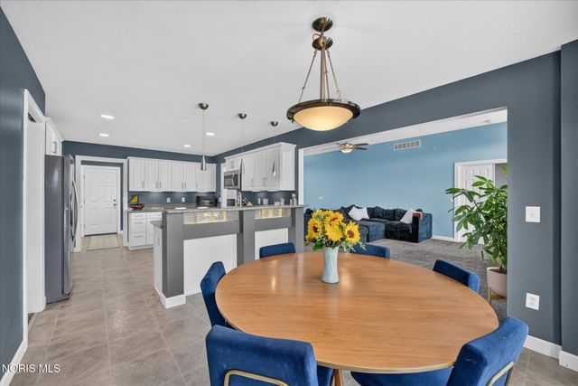 1609 Grand Bay Drive, Oregon, OH 43616