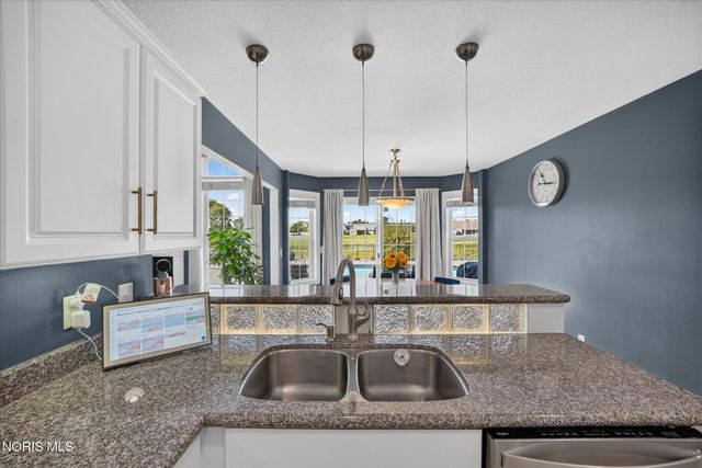 1609 Grand Bay Drive, Oregon, OH 43616
