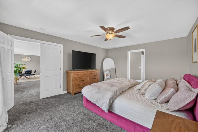 1609 Grand Bay Drive, Oregon, OH 43616