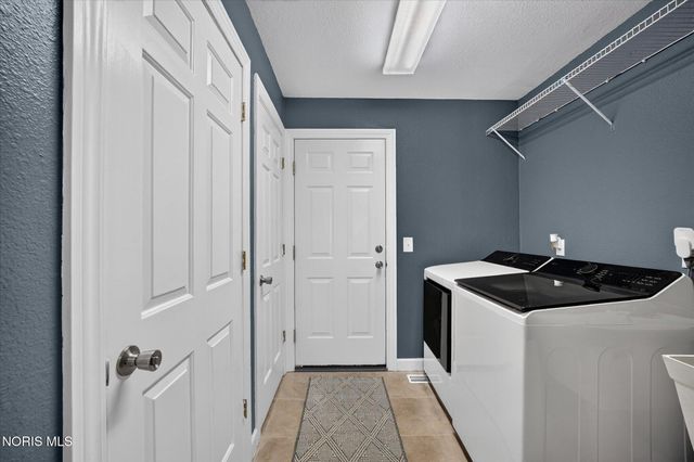 1609 Grand Bay Drive, Oregon, OH 43616