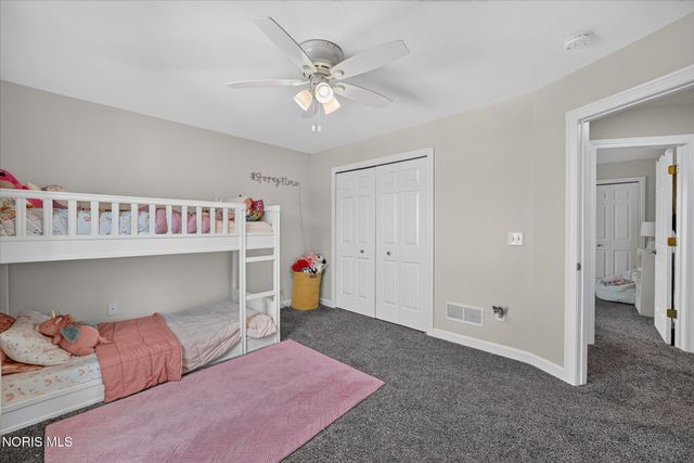 1609 Grand Bay Drive, Oregon, OH 43616