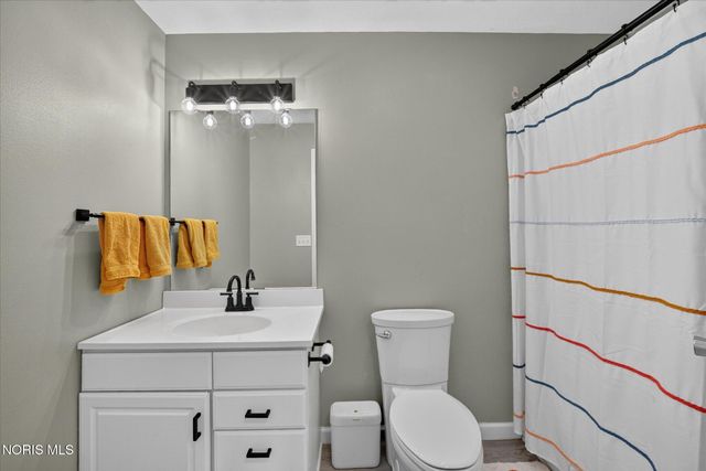 1609 Grand Bay Drive, Oregon, OH 43616