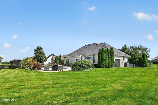 1609 Grand Bay Drive, Oregon, OH 43616