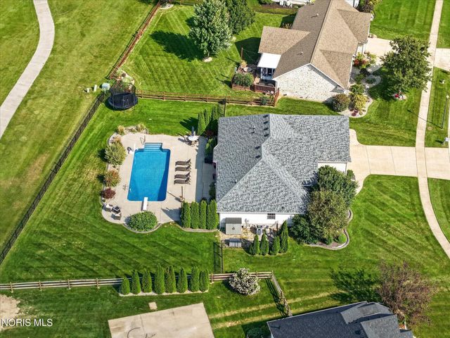 1609 Grand Bay Drive, Oregon, OH 43616