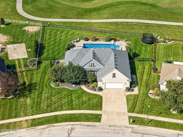 1609 Grand Bay Drive, Oregon, OH 43616