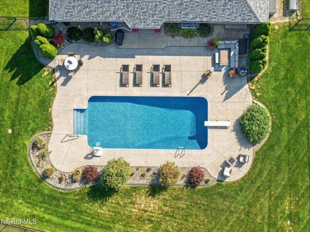 1609 Grand Bay Drive, Oregon, OH 43616