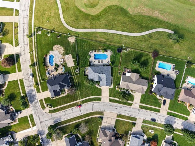 1609 Grand Bay Drive, Oregon, OH 43616