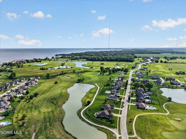 1609 Grand Bay Drive, Oregon, OH 43616