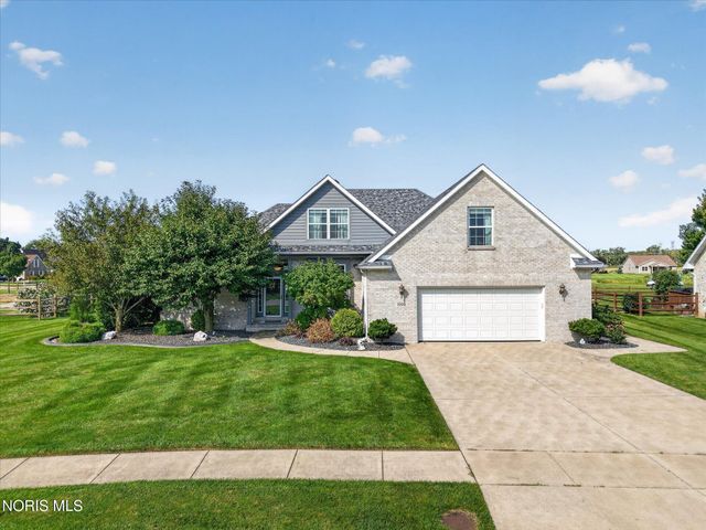 1609 Grand Bay Drive, Oregon, OH 43616