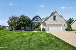1609 Grand Bay Drive, Oregon, OH 43616