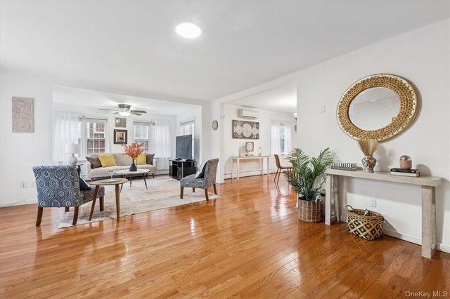 2934 161st Street, Flushing, NY 11358