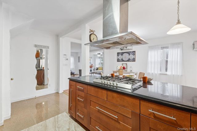 2934 161st Street, Flushing, NY 11358