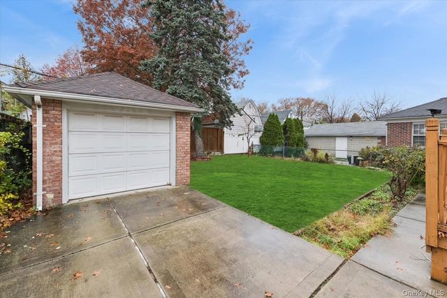 2934 161st Street, Flushing, NY 11358