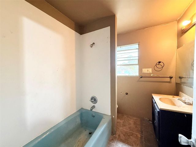 2806 Pearl Street, Liverpool, TX 77577