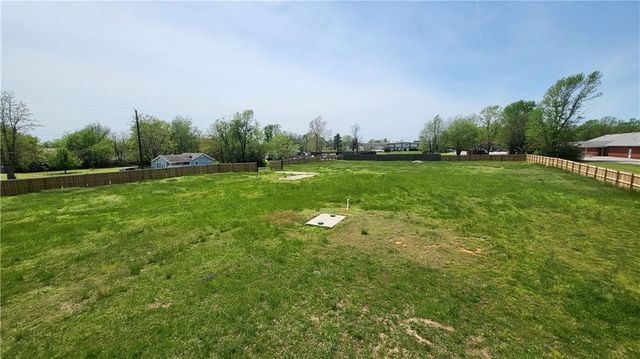 608 James Avenue, Springdale, AR 72764