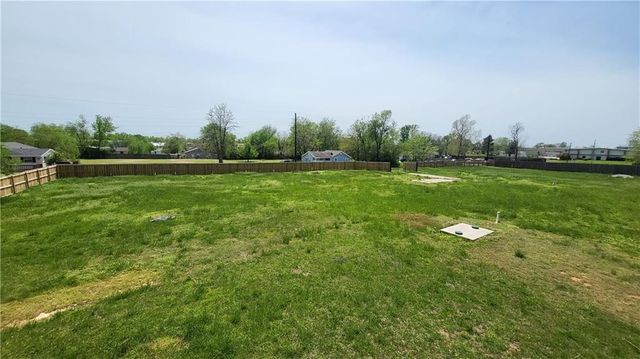 608 James Avenue, Springdale, AR 72764