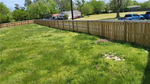 608 James Avenue, Springdale, AR 72764