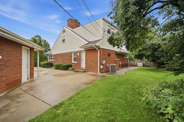 114 N Lancaster Street, Mount Prospect, IL 60056