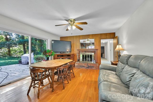 28 Glenview Road, Asheville, NC 28804