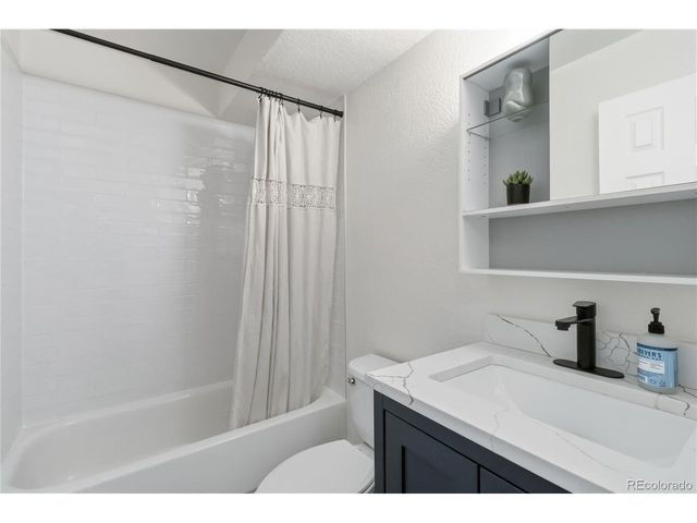 857 S Van Gordon Ct C105, Lakewood, CO 80228