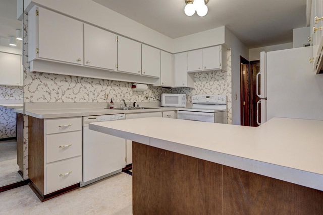 2916 N RANKIN STREET, Appleton, WI 54911