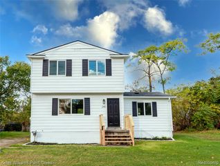 240 S Shirley Street, Pontiac, MI 48342