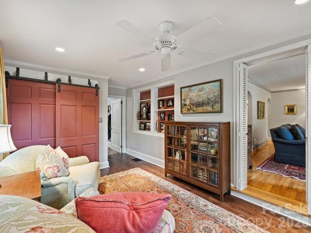 2126 Cumberland Avenue, Charlotte, NC 28203