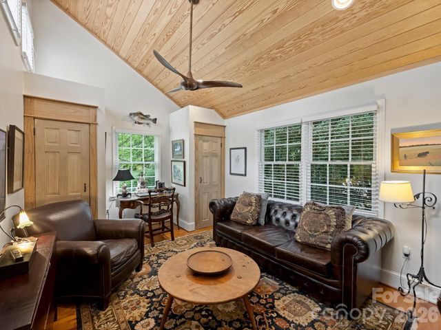 2126 Cumberland Avenue, Charlotte, NC 28203