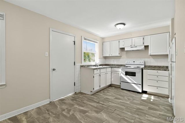 614 Ludlow Drive, St Louis, MO 63137