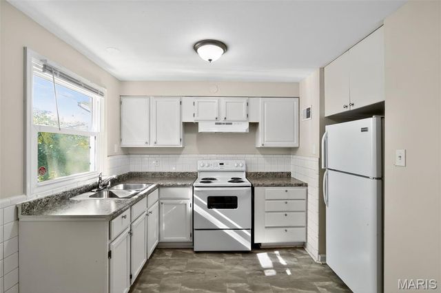 614 Ludlow Drive, St Louis, MO 63137