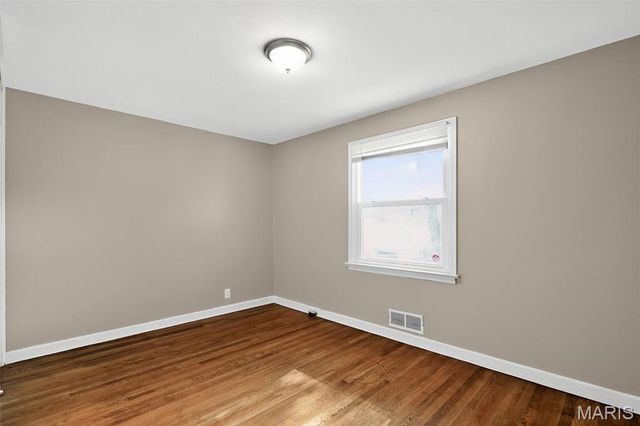 614 Ludlow Drive, St Louis, MO 63137