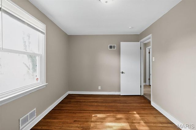 614 Ludlow Drive, St Louis, MO 63137