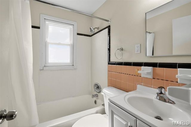 614 Ludlow Drive, St Louis, MO 63137