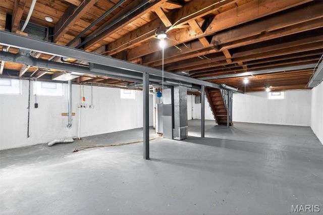 614 Ludlow Drive, St Louis, MO 63137