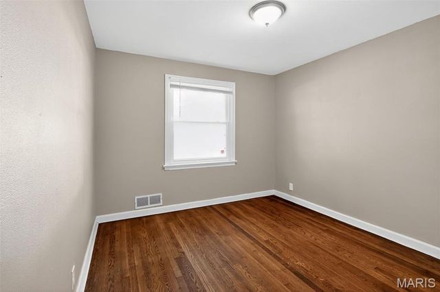 614 Ludlow Drive, St Louis, MO 63137