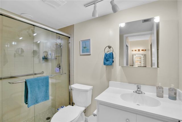 910 E Causeway Boulevard B11, Vero Beach, FL 32963