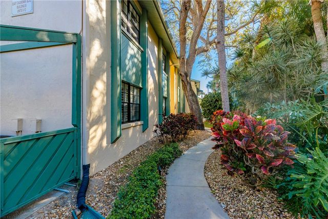 910 E Causeway Boulevard B11, Vero Beach, FL 32963