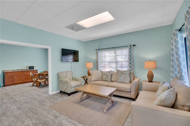 910 E Causeway Boulevard B11, Vero Beach, FL 32963