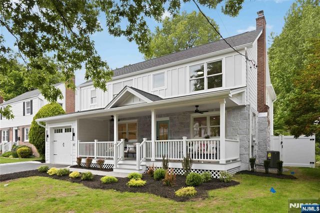 61 Surrey Lane, Tenafly, NJ 07670